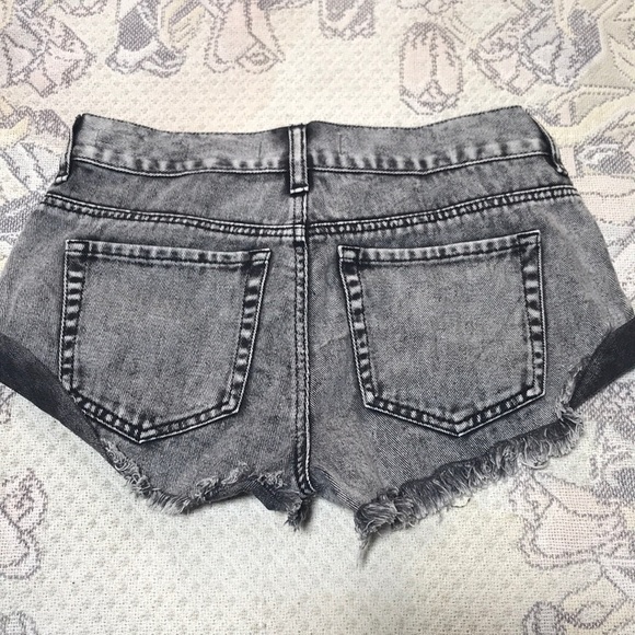 Bullhead Denim distressed denim shorts - Picture 2 of 7